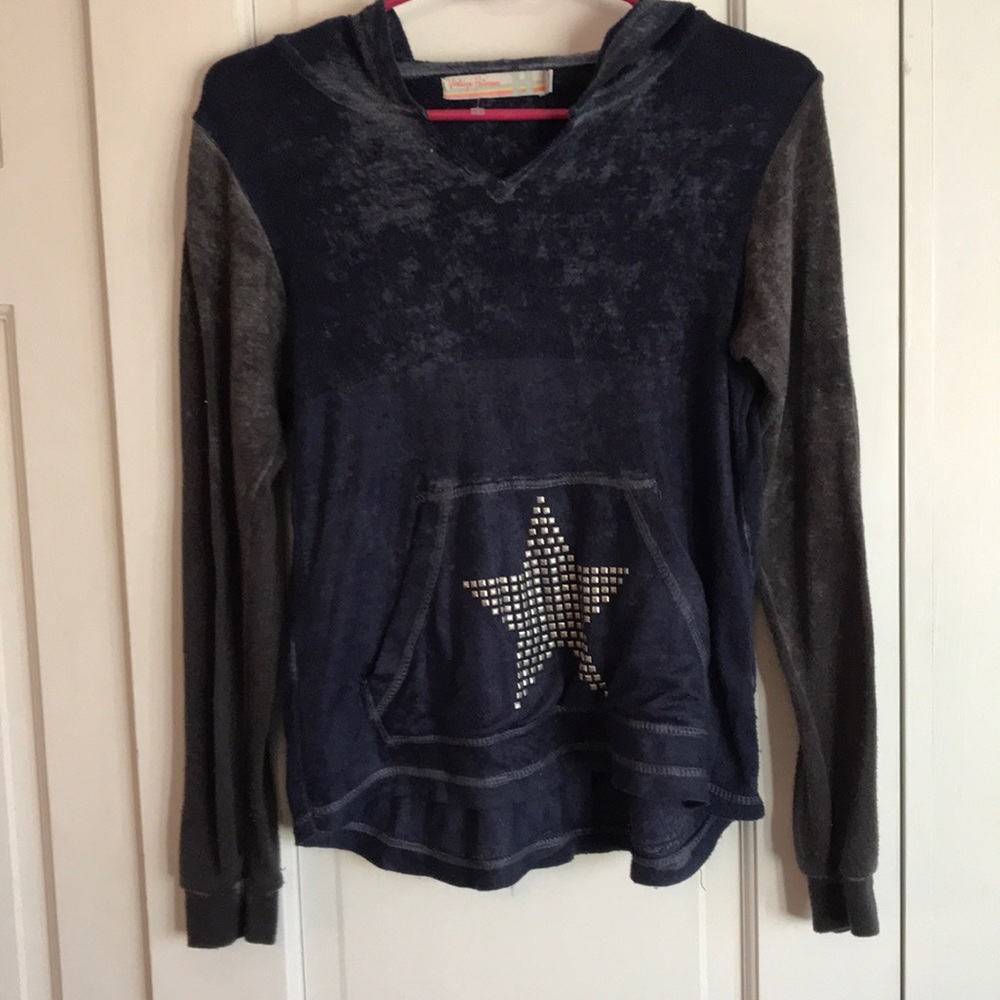4 juniors size L/14 tops